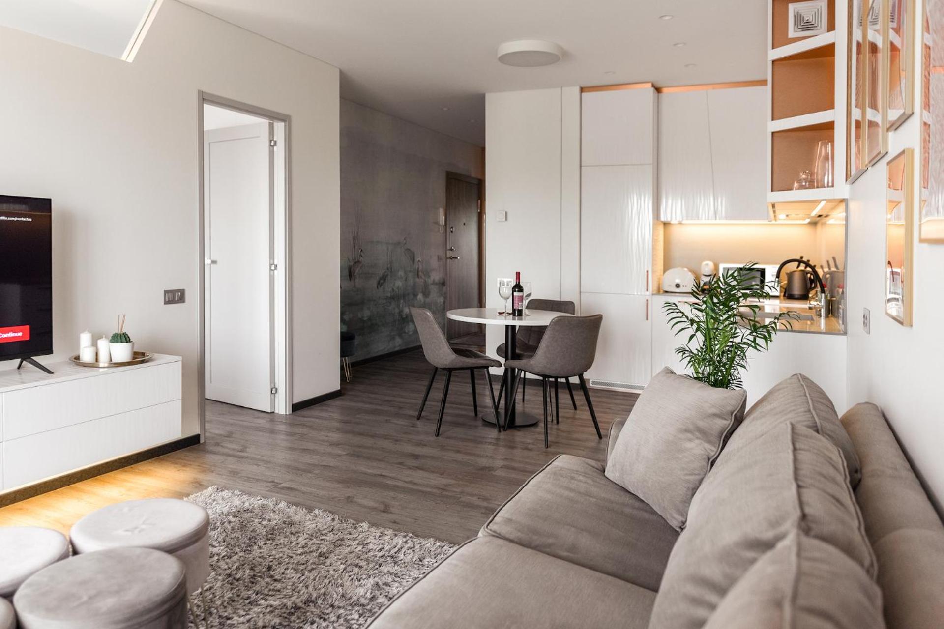 Bright Kaunas Apartment With Castle View Exteriör bild