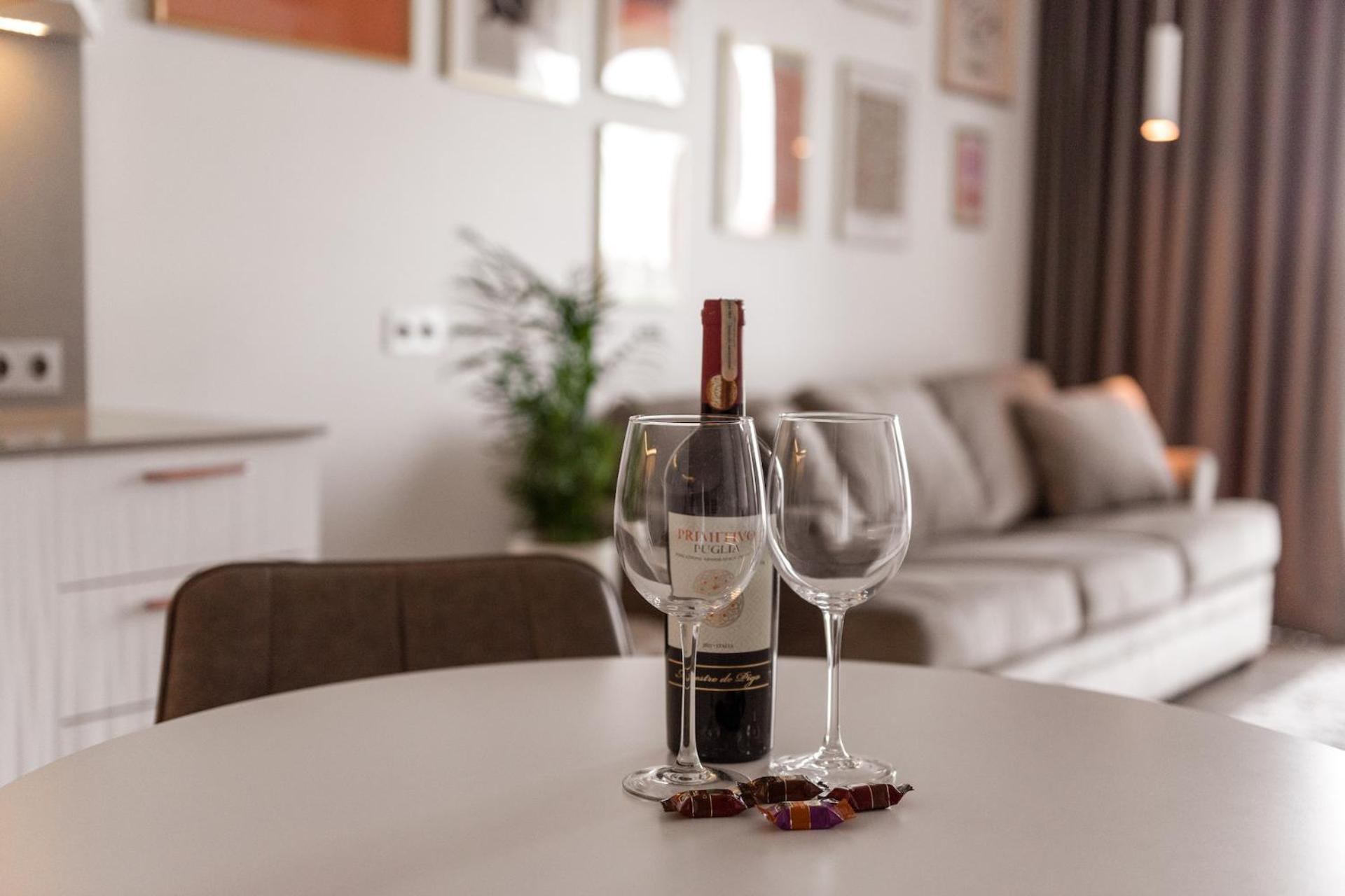 Bright Kaunas Apartment With Castle View Exteriör bild