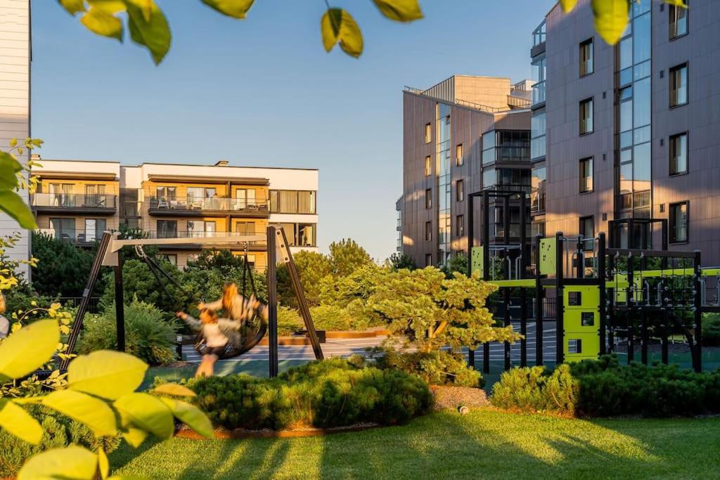 Bright Kaunas Apartment With Castle View Exteriör bild