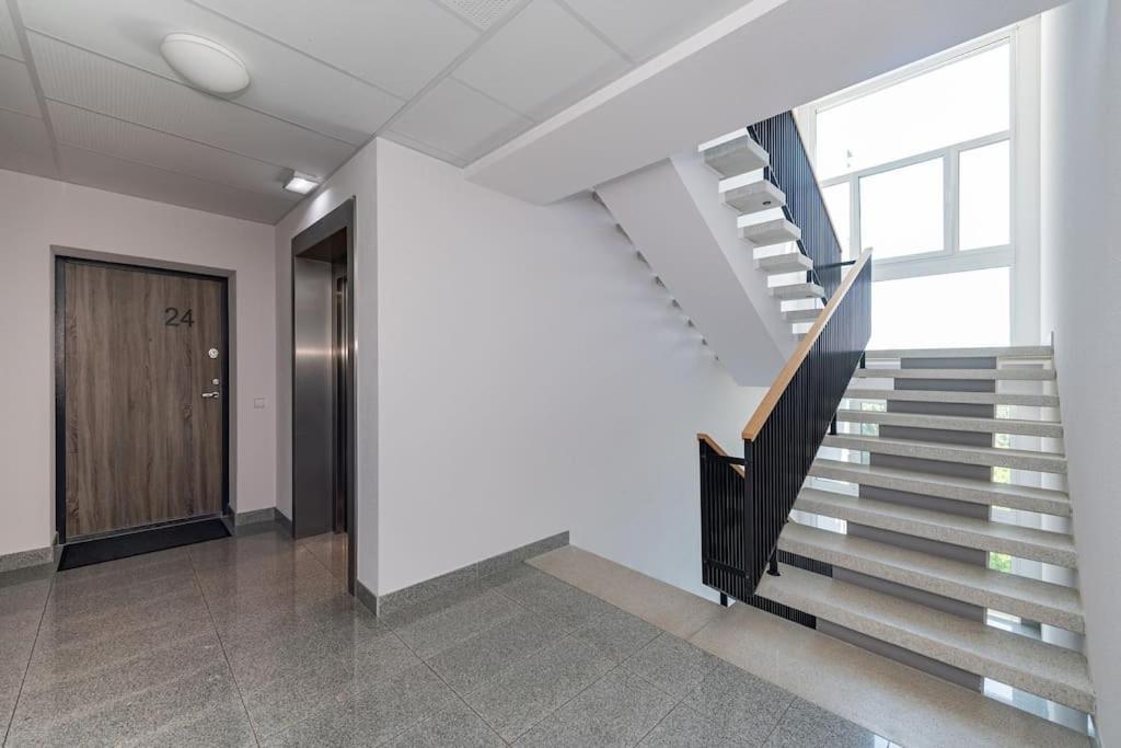 Bright Kaunas Apartment With Castle View Exteriör bild